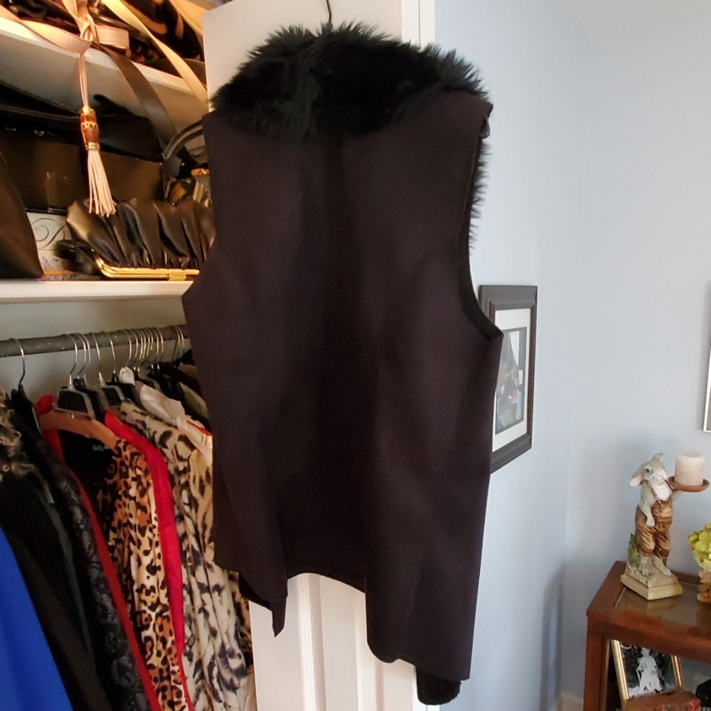 Vest - Picture 3 of 3